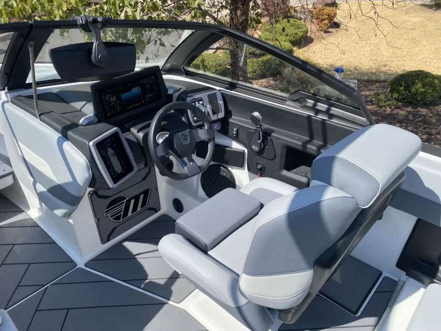 2023-malibu-wakesetter-26-lsv-145599-image18.webp