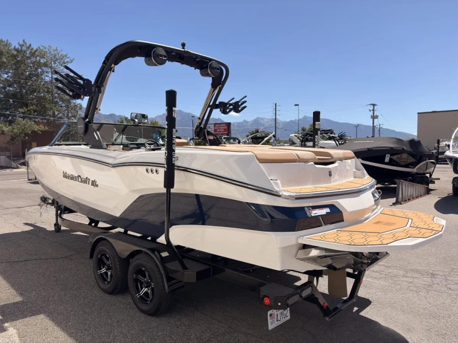 2025-mastercraft-nxt24-145600-image4.webp