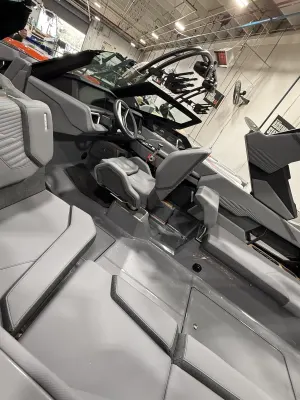 2026-mastercraft-x24-145605-image16.webp