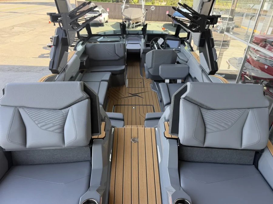 2026-mastercraft-x24-145605-image4.webp