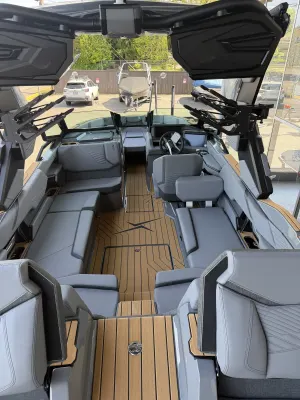 2026-mastercraft-x24-145605-image5.webp