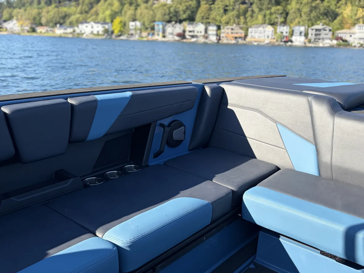 2027 Axis T250