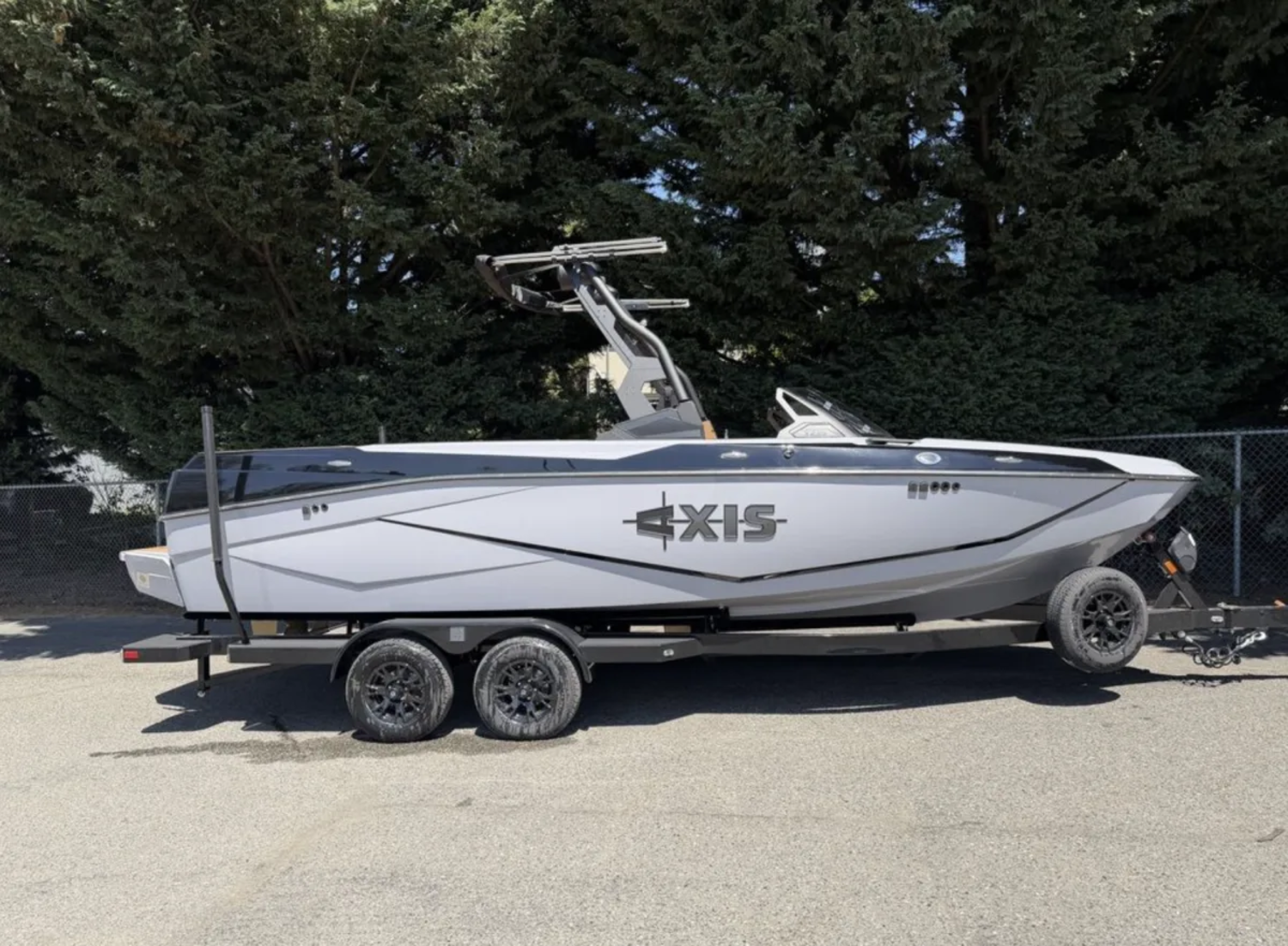 2027 AXIS T235