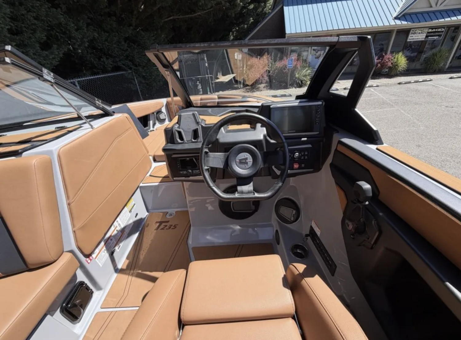2027 AXIS T235