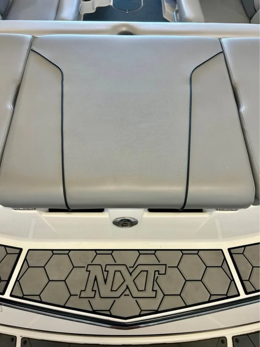 2018-mastercraft-nxt20-145635-image3.webp