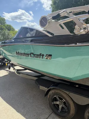 2020-mastercraft-xt22-145647-image6.webp